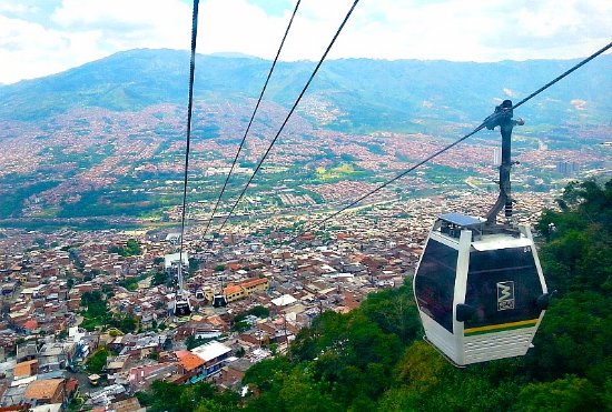 Medellín con la funivia